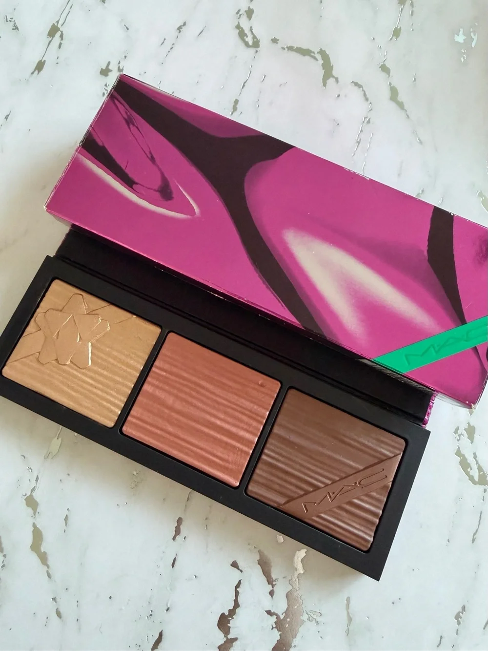 NIB MAC Cosmetics LE Shiny Pretty Things Face Palette *Medium/Deep